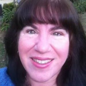 Meet your Posher, Mona